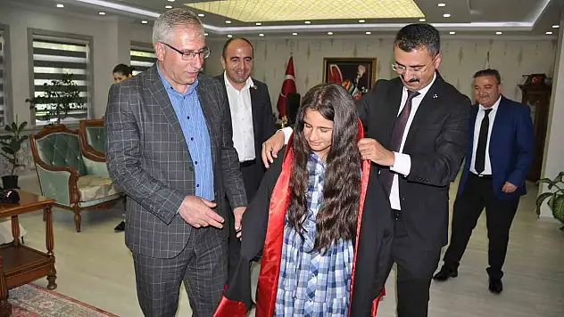 Muş'ta hukukçu olmak isteyen küçük Rabia adliyeyi gezdi