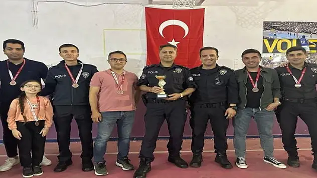 Kazandıkları parayı ihtiyaç sahiplerine bağışladılar