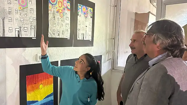Boztoprak Ali Yorulmaz Ortaokulu'nda Yıl Sonu Resim Sergisi