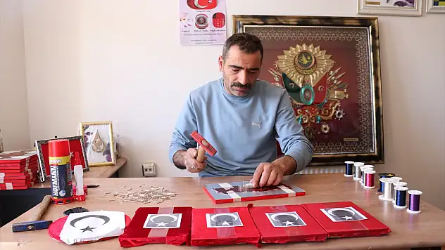 Erzurumlu filografi sanatçısı gelirinin yarısını şehit ailelerine bağışlıyor