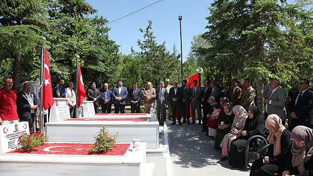 Şehit Uzman Çavuş Ardıç, Bitlis'te kabri başında anıldı