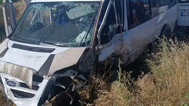 Diyarbakır'da iki feci kaza: 26 yaralı