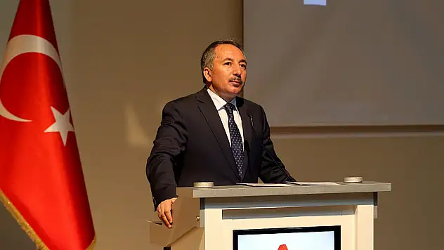 IC Vakfı Bilimsel Teşvik Ödülleri ve Akademik Giysi Töreni Yapıldı