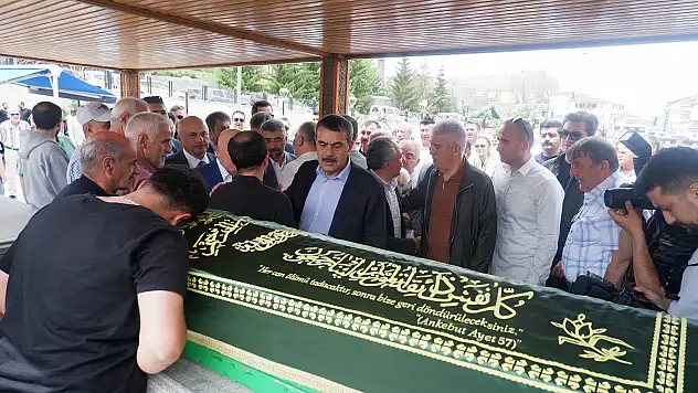 Milli Eğitim Bakanı Tekin, Erzurum'da cenaze törenine katıldı