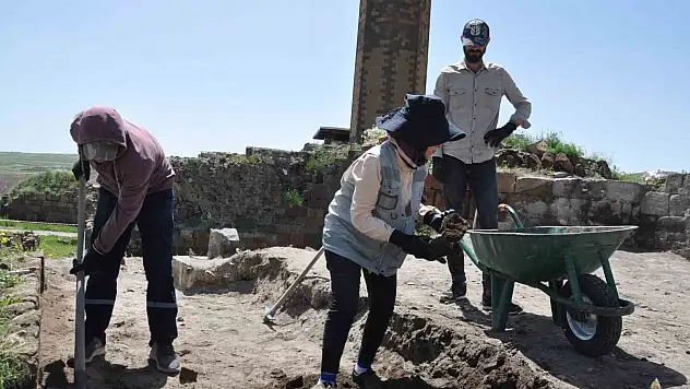 Kars'ta 8 farklı noktada kazı yapılıyor