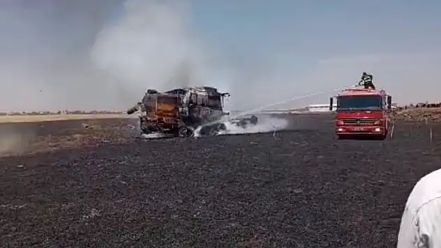 Diyarbakır'da hem arazi hem biçerdöver yandı