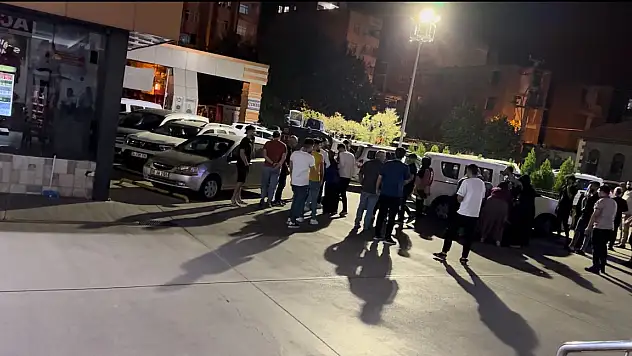Diyarbakır'da yabancı uyruklu iki grup birbirine girdi: 4 yaralı