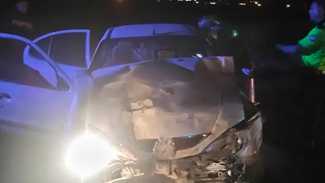 Diyarbakır'da iki otomobil çarpıştı: 4 yaralı