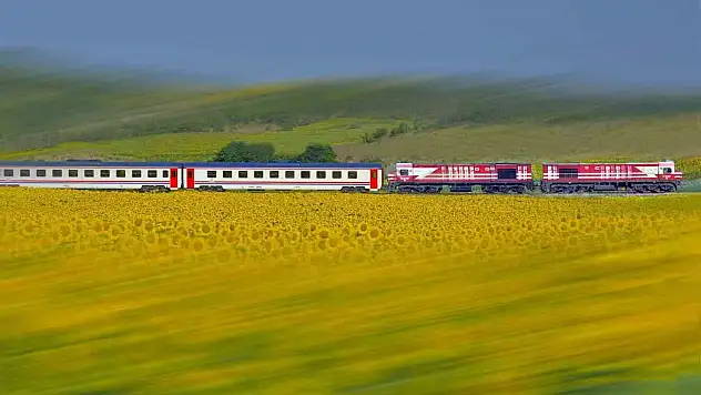 Turistik Tatvan Treni yola çıkıyor