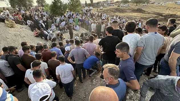 Yangında hayatını kaybeden 8 vatandaş defnedildi