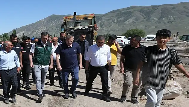 Kars Valisi Polat, selden etkilenen köylerde incelemelerde bulundu: