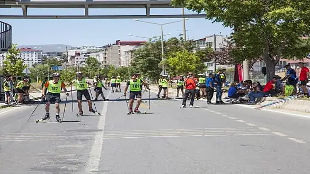Bitlis'te düzenlenen Tekerlekli Kayak Türkiye Şampiyonası sona erdi