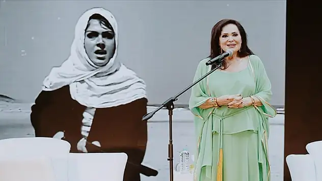 Türkan Şoray, Van Kültür Yolu Festivali'nde sevenleriyle buluştu