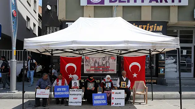 Muşlu ailelerin evlat nöbeti sürüyor