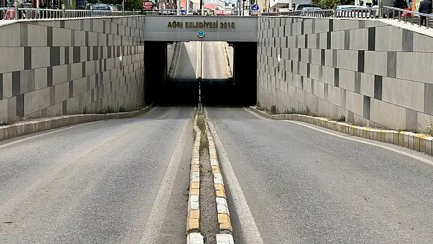 Ağrı'da alt geçit tartışmaları