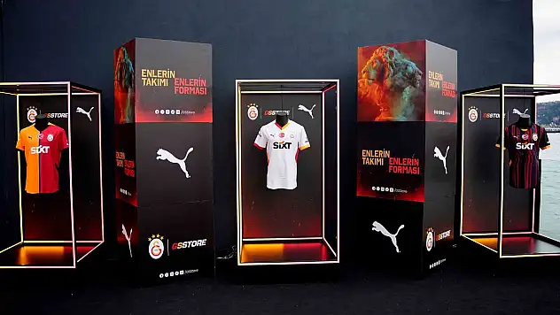 Galatasaray'ın yeni sezon formaları tanıtıldı