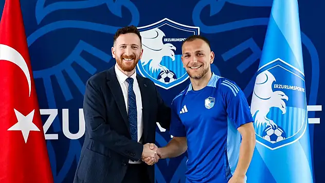 Erzurumspor, iki futbolcuyla sözleşme yeniledi