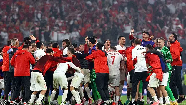 A Milli Futbol Takımı yarı final için Hollanda karşısında
