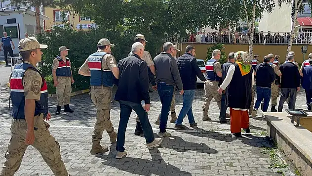Iğdır ve Ardahan'daki rüşvet operasyonunda 32 zanlı serbest bırakıldı