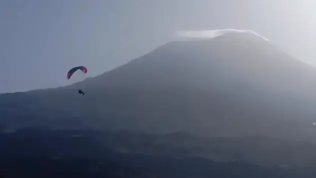 Ağrı Dağı'nda Yamaç Paraşütüyle Avrupa Rekoru Kırıldı