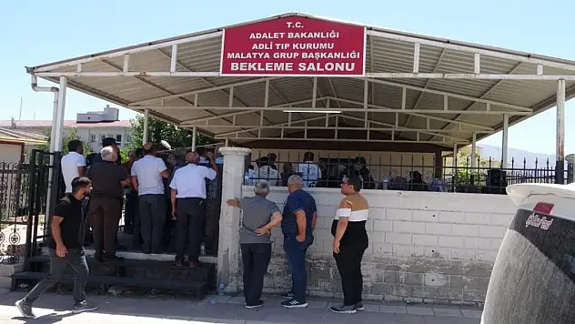 Aile katliamı: Eşini, kızını ve torununu uyurken silahla öldürdü