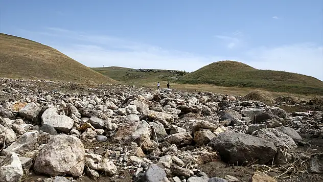 Muş'ta bir kişinin ölümüne neden olan sel, arazileri de zarara uğrattı