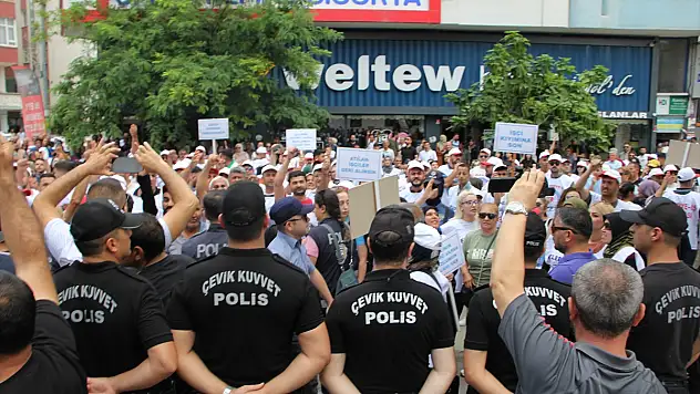 Iğdır Belediyesinin işten çıkardığı 204 işçi, sesini duyurmaya çalışıyor