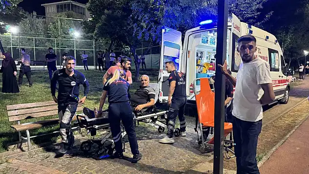 Diyarbakır'da parkın ortasında silahlı saldırı