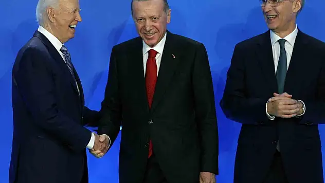Cumhurbaşkanı Erdoğan, NATO Liderler Zirvesi'nin ilk oturumuna katıldı