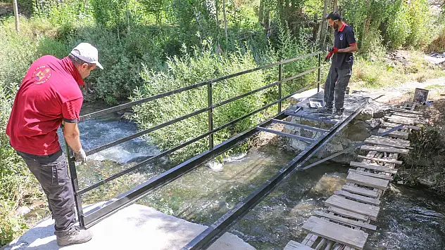 Bitlis'te tehlike arz eden köprü yenilendi
