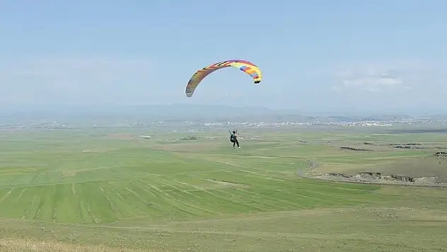 Kars'ta önce eğitim aldılar sonra uçuş yaptılar