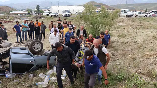 Erzurum'da otomobil ile kamyon çarpıştı: 3 yaralı