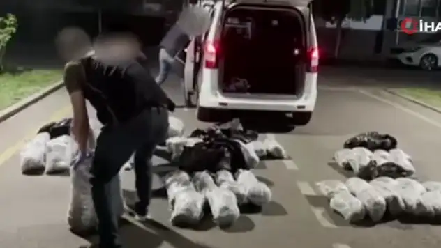 Zehir tacirlerine Narkoçelik-27 darbesi: 1 ton 700 kg uyuşturucu madde ele geçirildi