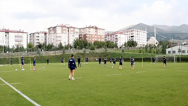 Azerbaycan ve Suudi Arabistan'dan takımlar sezona Erzurum'da hazırlanıyor
