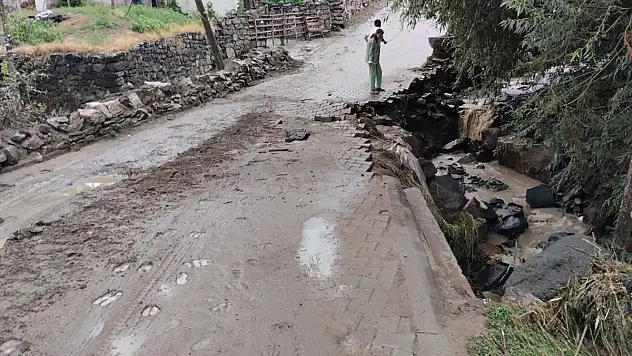 Kars'ta sel, 6 köyü vurdu
