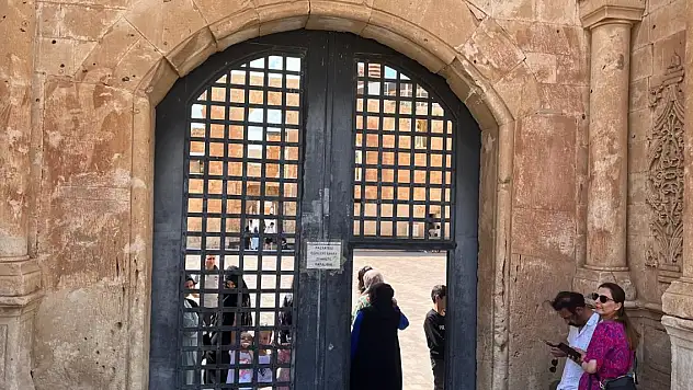 İshak Paşa Sarayı'nın gerçek kapısı nerede?