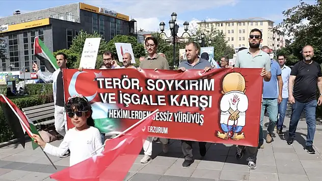 Erzurum'da sağlık çalışanları Gazze için yürüdü