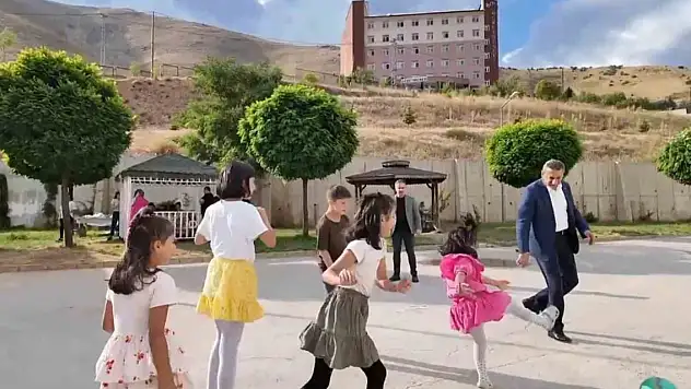 Bitlis Valisi önce maç yaptı sonra sohbet etti