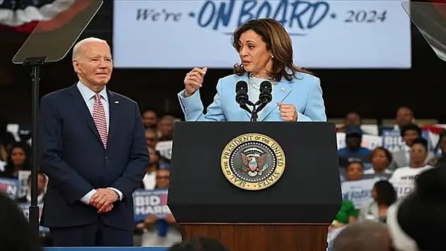 Biden, yardımcısı Kamala Harris'i aday olarak destekleyeceğini açıkladı.