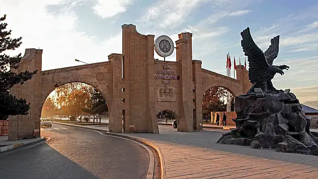 Atatürk Üniversitesi yaz okulunda 7 bin 273 öğrenci ders başı yaptı