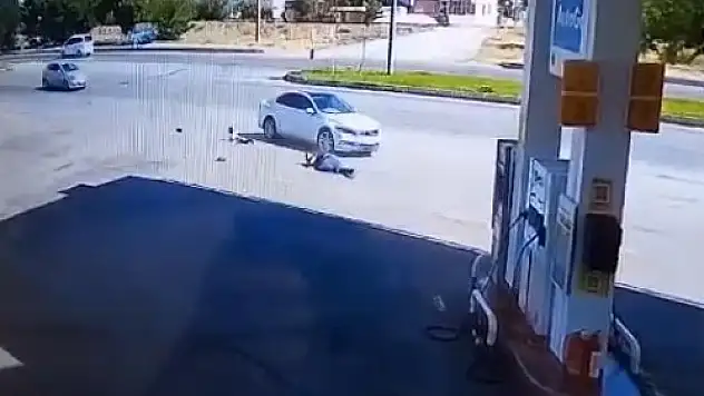 Muş'ta feci kaza: Baba ve oğul metrelerce savruldu