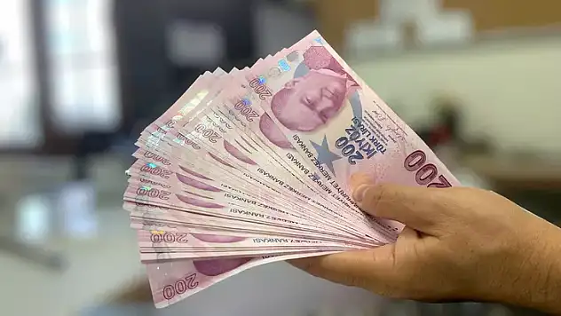 Emeklinin zam farkı ödemeleri bugün hesaplara aktarılacak