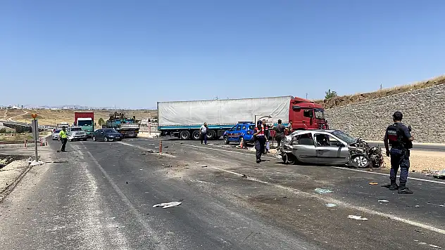 Diyarbakır'da feci kaza: 1 ölü, 4 yaralı