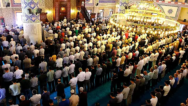 Van'da Heniyye için gıyabi cenaze namazı kılındı