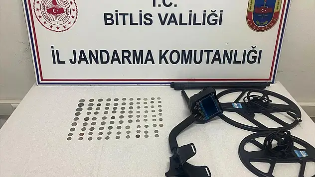 Bitlis'te tarihi eser operasyonu: 97 sikke ele geçirildi