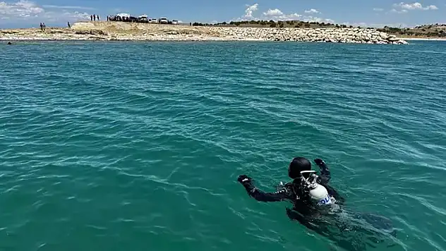 26 yaşındaki genç Van Gölü'nde boğuldu