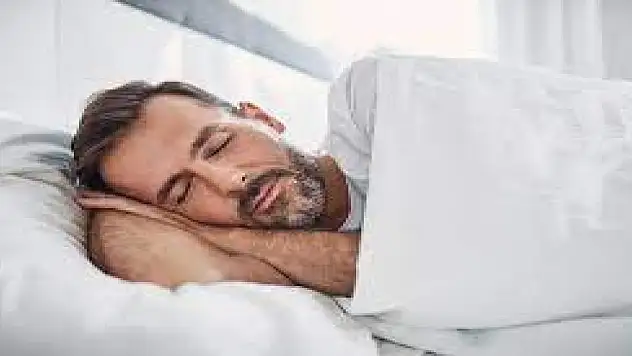 Sağlıklı uyku için oda sıcaklığının 22 dereceyi geçmemesi gerekiyor