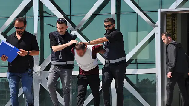 Cinayetten aranıyordu! İran'a kaçarken yakalandı