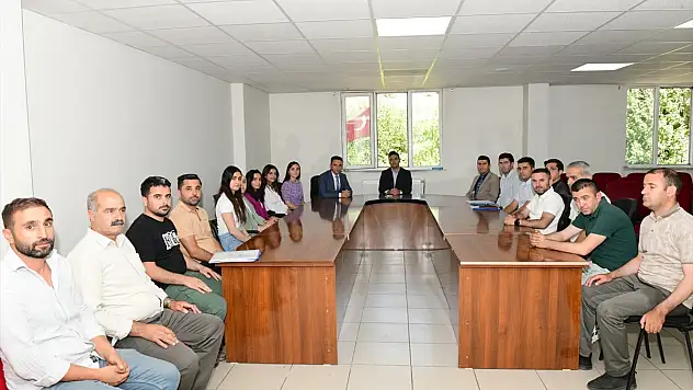 Çatak Kaymakamı Kılıç, kurum çalışanlarını ziyaret etti