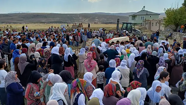 Anne ve Kızı yan yana defnedildi